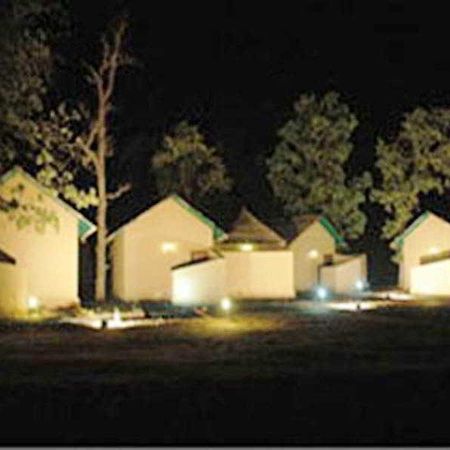 Tiger Lagoon Hotell Bandhavgarh National Park Exteriör bild