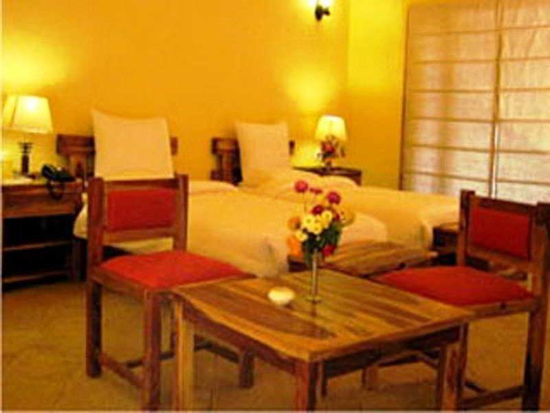 Tiger Lagoon Hotell Bandhavgarh National Park Exteriör bild
